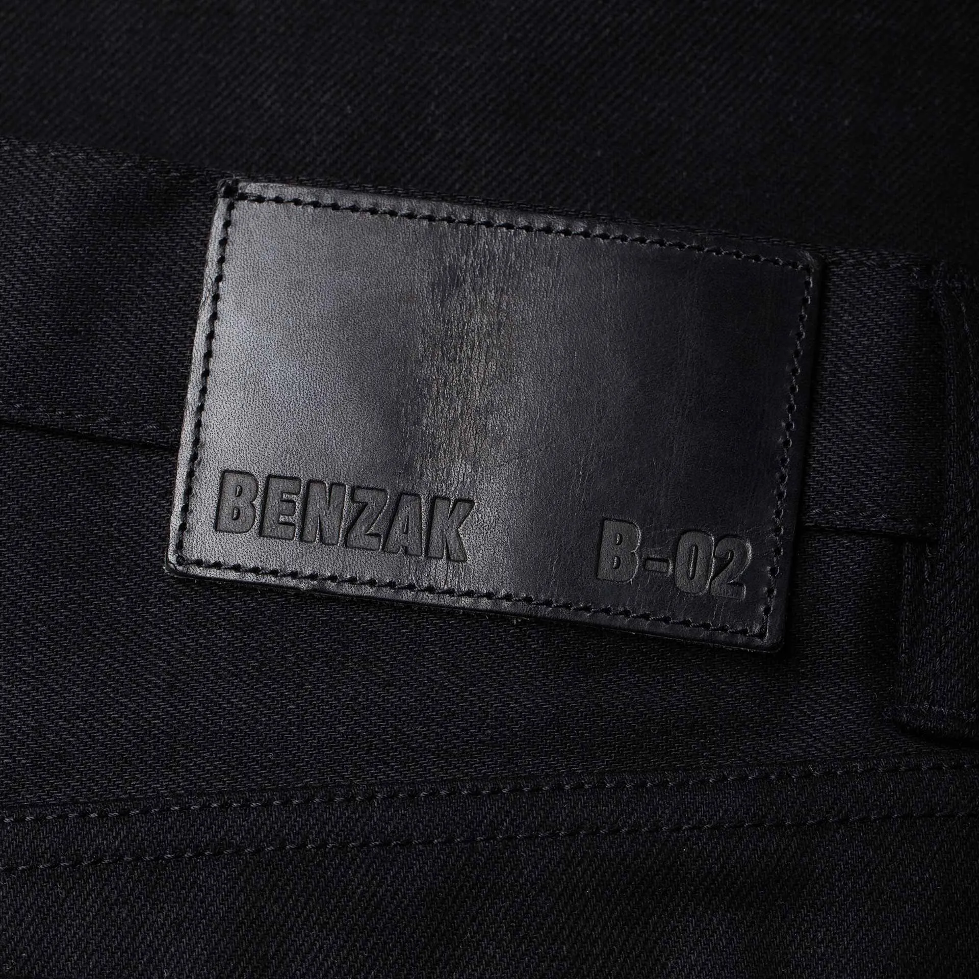 B-02 REGULAR STRAIGHT 13 oz. black slub selvedge