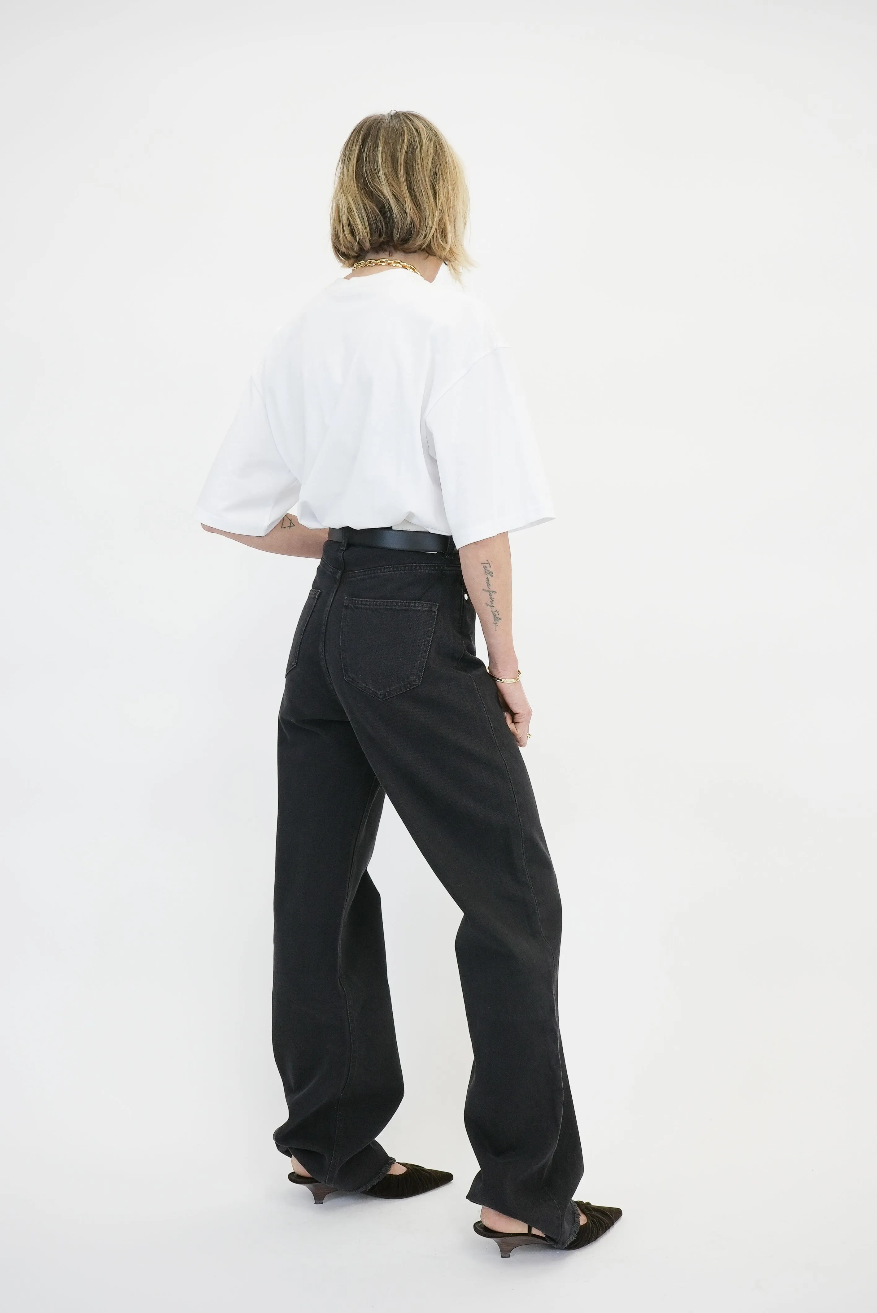 JAINE LOOSE STRAIGHT JEANS IN FADED BLACK