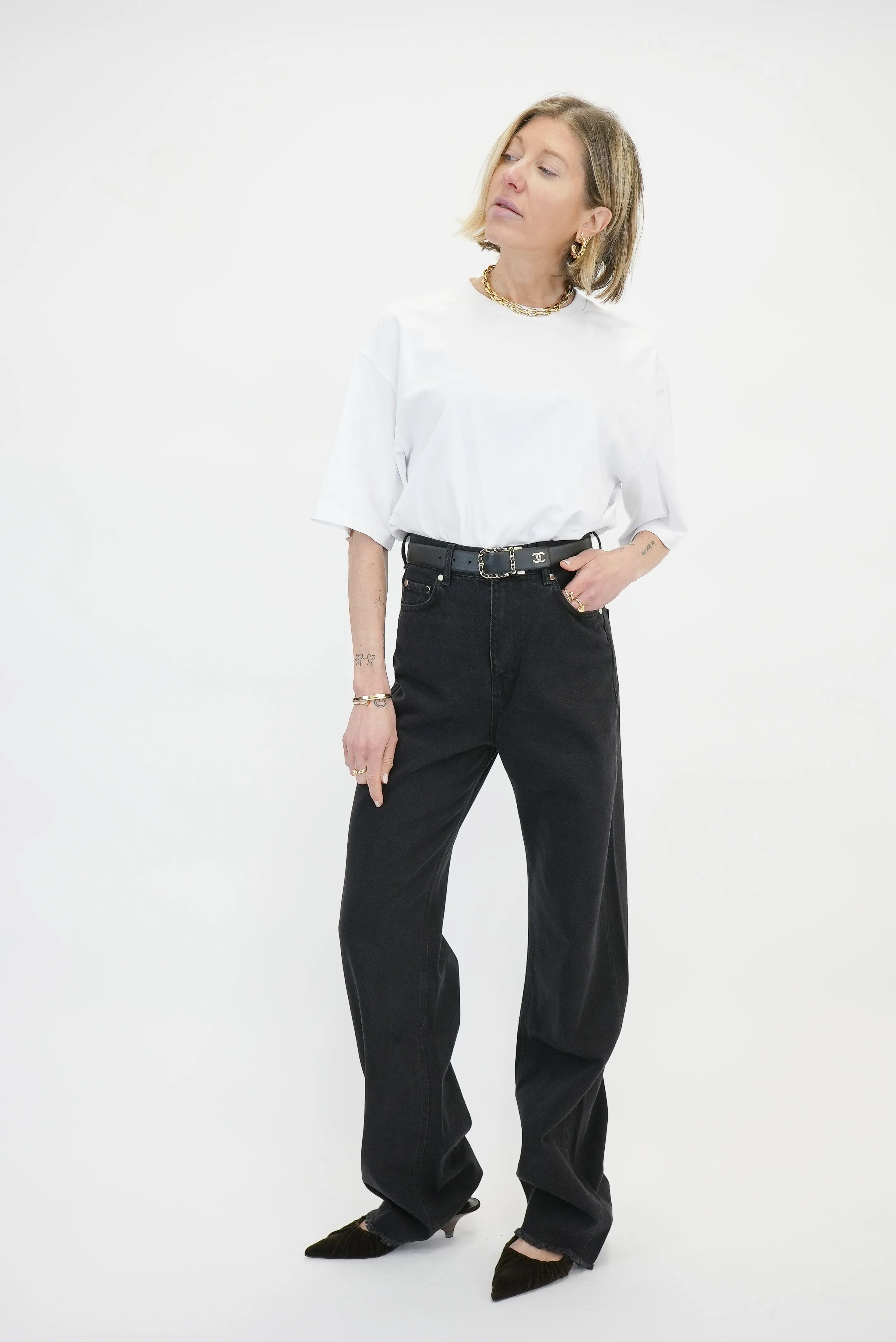 JAINE LOOSE STRAIGHT JEANS IN FADED BLACK